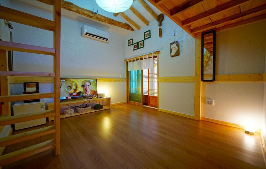 Hotel Jungdam à Jeonju Extérieur photo